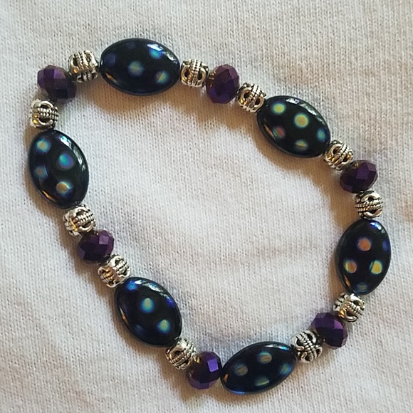 Bracelets - Picture 3 of 6